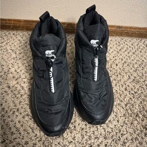 Sorel Black Quilted Zipper Boots